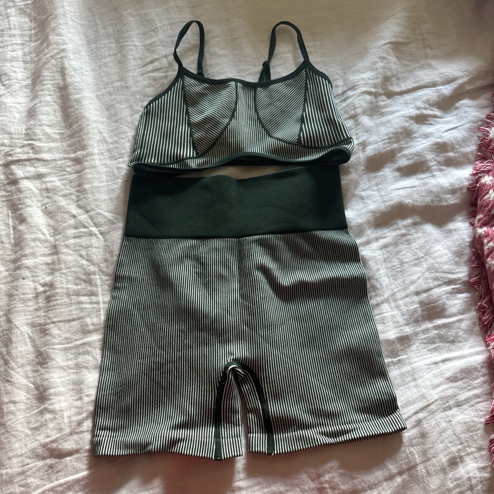 Green and white workout set